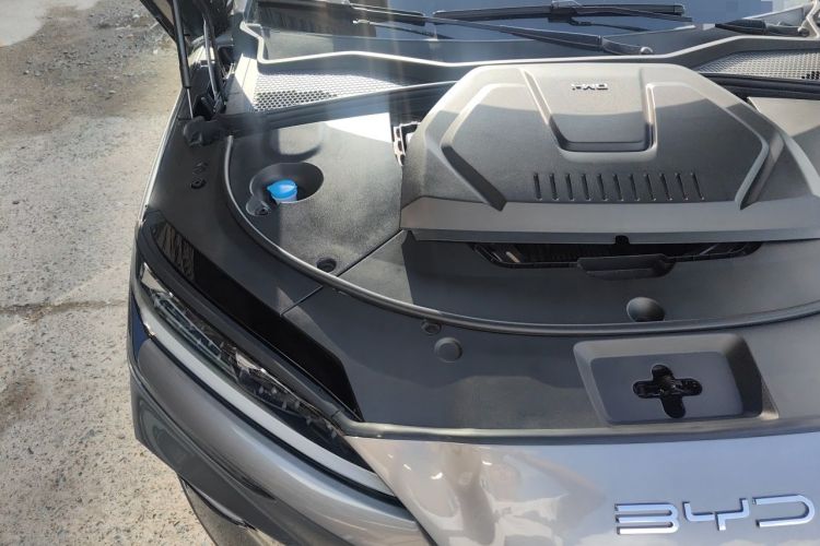 Used BYD Song PLUS New Energy 2024 HONOR Edition DM-i 110km Flagship PLUS Engine Bay Right