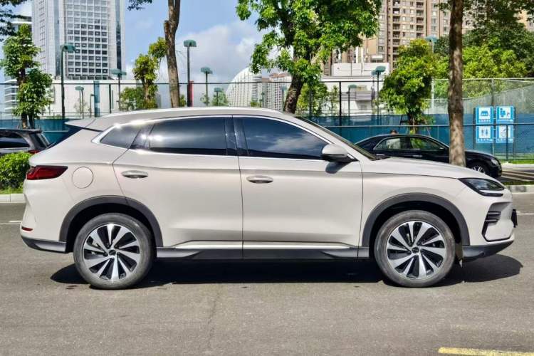 Used BYD Song PLUS New Energy 2024 Honor Edition EV 520km Premium Model Exterior 3