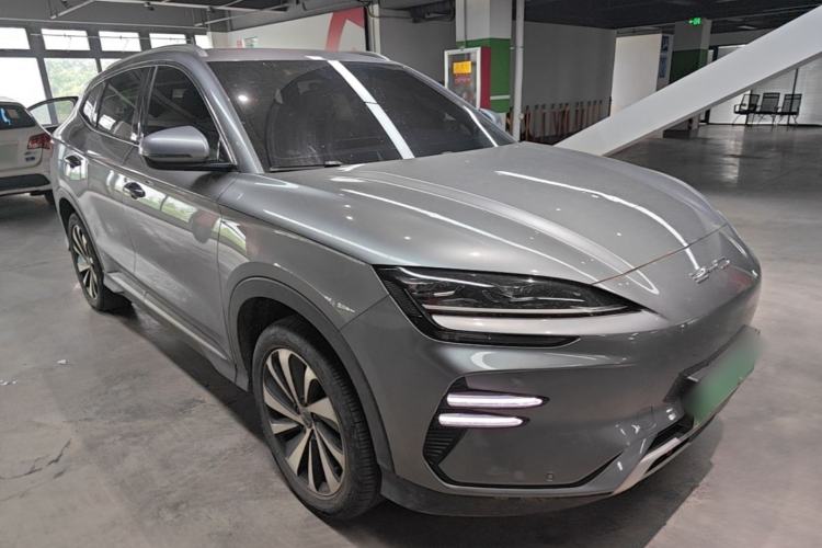 Used BYD Song PLUS New Energy 2024 Honor Edition EV 520km Luxury Model Front Right 45 Deg