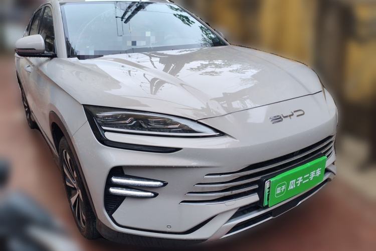 Used BYD Song PLUS New Energy 2024 HONOR Edition DM-i 71km Luxury Model Front Right 45 Deg