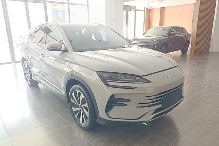 Used BYD Song PLUS New Energy 2024 HONOR Edition DM-i 150km Flagship PLUS Front Right 45 Deg