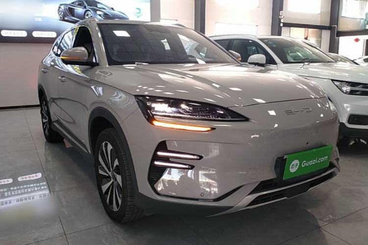 Used BYD Song PLUS New Energy 2024 Honor Edition EV 520km Premium Model Front Right 45 Deg