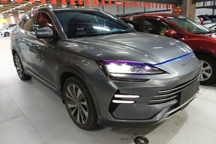 Used BYD Song PLUS New Energy 2024 HONOR Edition DM-i 110km Flagship Model Front Right 45 Deg