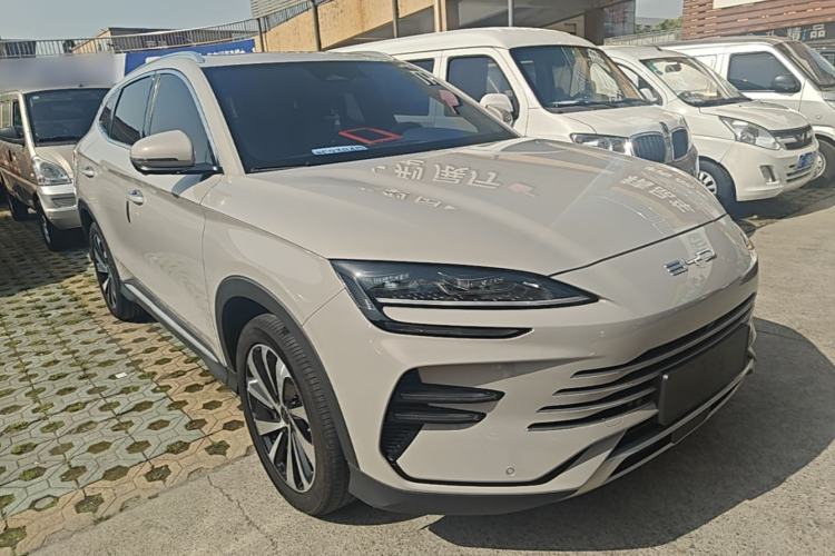 Used BYD Song PLUS New Energy 2024 HONOR Edition DM-i 110km Flagship PLUS Front Right 45 Deg