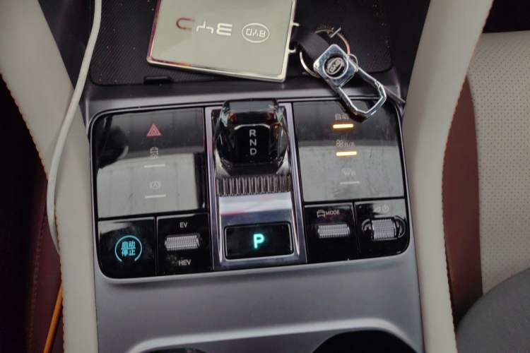Used BYD Song PLUS New Energy 2024 HONOR Edition DM-i 110km Flagship PLUS Gear Lever