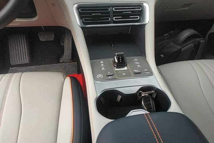 Used BYD Song PLUS New Energy 2024 HONOR Edition DM-i 110km Flagship Model Gear Lever