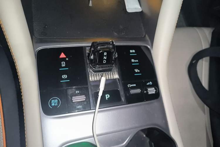 Used BYD Song PLUS New Energy 2024 HONOR Edition DM-i 110km Flagship PLUS Gear Lever