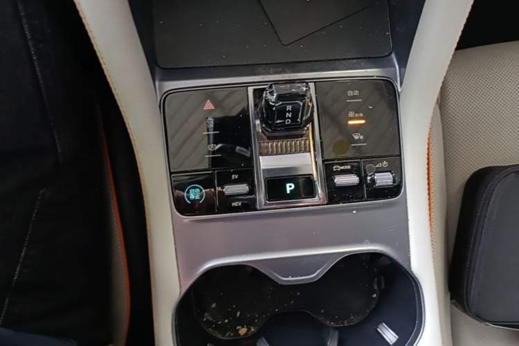 Used BYD Song PLUS New Energy 2024 HONOR Edition DM-i 110km Flagship PLUS Gear Lever