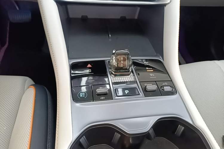 Used BYD Song PLUS New Energy 2024 HONOR Edition DM-i 110km Flagship PLUS Gear Lever