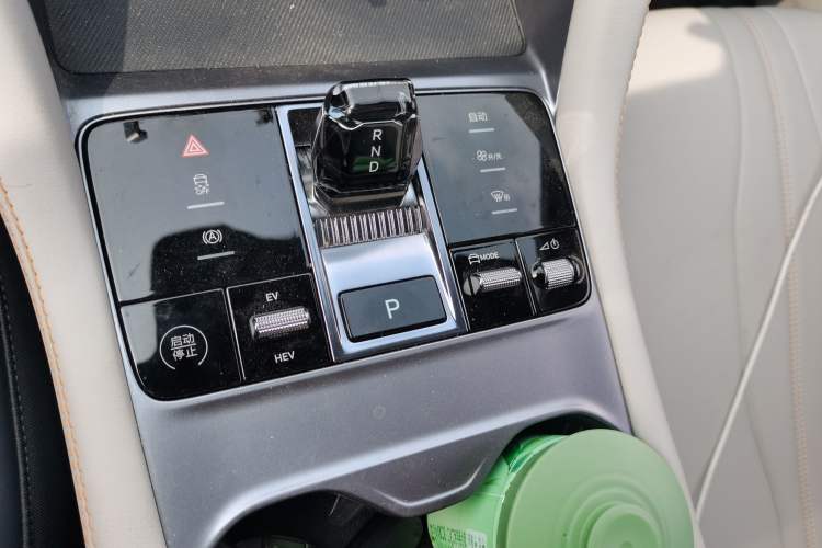 Used BYD Song PLUS New Energy 2024 HONOR Edition DM-i 110km Flagship Model Gear Lever