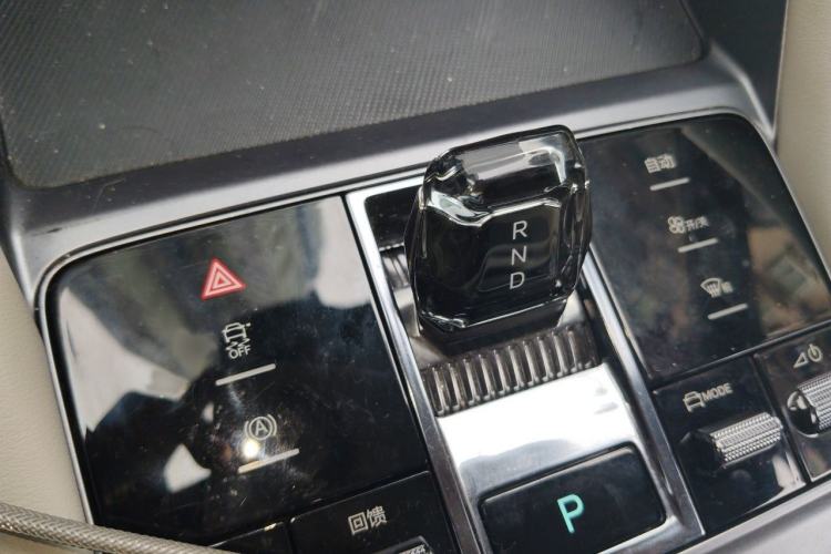 Used BYD Song PLUS New Energy 2024 Honor Edition EV 520km Luxury Model Gear Lever