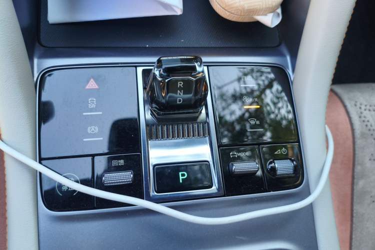 Used BYD Song PLUS New Energy 2024 Honor Edition EV 520km Luxury Model Gear Lever