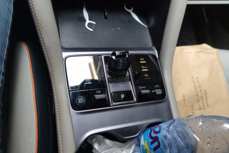 Used BYD Song PLUS New Energy 2024 Honor Edition EV 520km Flagship Model Gear Lever