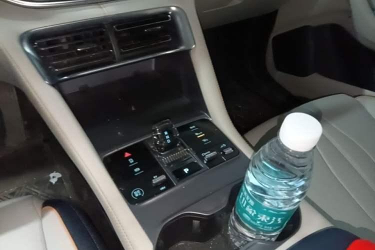 Used BYD Song PLUS New Energy 2024 HONOR Edition DM-i 110km Flagship Model Gear Lever