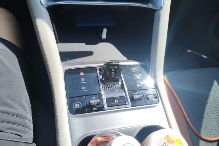 Used BYD Song PLUS New Energy 2024 HONOR Edition DM-i 110km Flagship Model Gear Lever