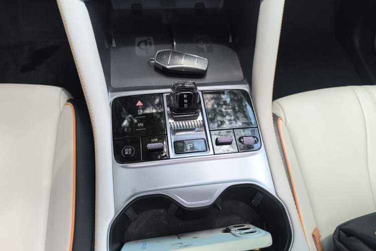 Used BYD Song PLUS New Energy 2024 Honor Edition EV 520km Premium Model Gear Lever