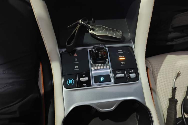 Used BYD Song PLUS New Energy 2024 HONOR Edition DM-i 110km Flagship PLUS Gear Lever
