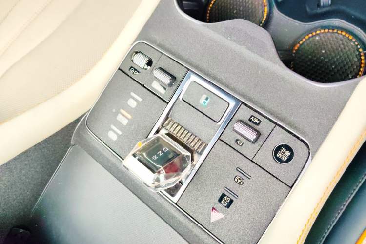 Used BYD Song PLUS New Energy 2024 HONOR Edition DM-i 110km Flagship PLUS Interior 1