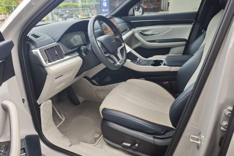 Used BYD Song PLUS New Energy 2024 HONOR Edition DM-i 110km Flagship PLUS Interior 1