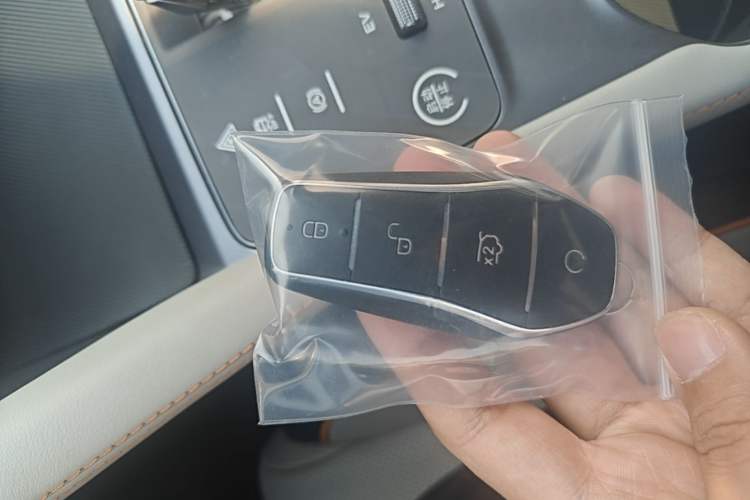 Used BYD Song PLUS New Energy 2024 HONOR Edition DM-i 110km Flagship PLUS Interior 1