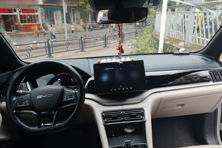 Used BYD Song PLUS New Energy 2024 Honor Edition EV 520km Luxury Model Interior 2