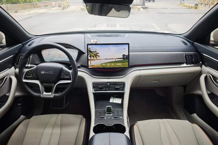 Used BYD Song PLUS New Energy 2024 HONOR Edition DM-i 110km Flagship PLUS Interior 3