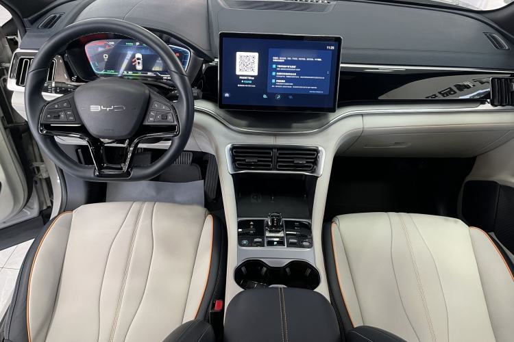 Used BYD Song PLUS New Energy 2024 Honor Edition EV 520km Premium Model Interior 3
