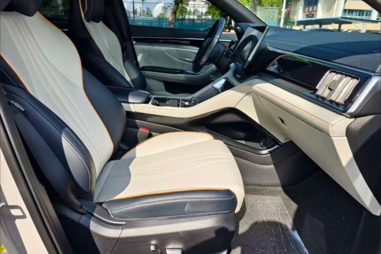 Used BYD Song PLUS New Energy 2024 Honor Edition EV 520km Premium Model Interior 3