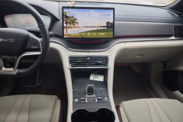 Used BYD Song PLUS New Energy 2024 HONOR Edition DM-i 110km Flagship PLUS Interior 7