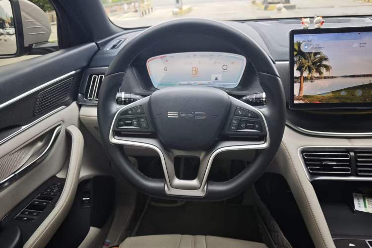 Used BYD Song PLUS New Energy 2024 HONOR Edition DM-i 110km Flagship PLUS Interior 8