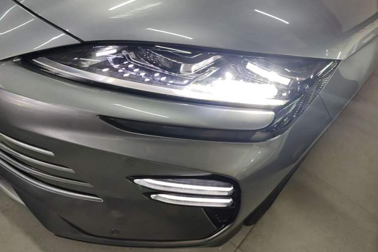 Used BYD Song PLUS New Energy 2024 HONOR Edition DM-i 110km Flagship Model Left Front Headlight