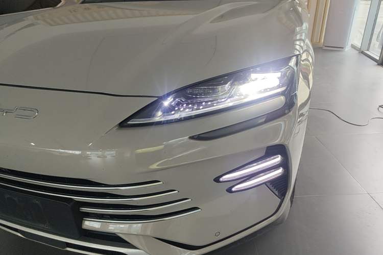 Used BYD Song PLUS New Energy 2024 HONOR Edition DM-i 150km Flagship PLUS Left Front Headlight