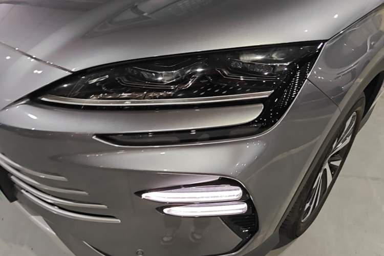 Used BYD Song PLUS New Energy 2024 HONOR Edition DM-i 110km Flagship PLUS Left Front Headlight