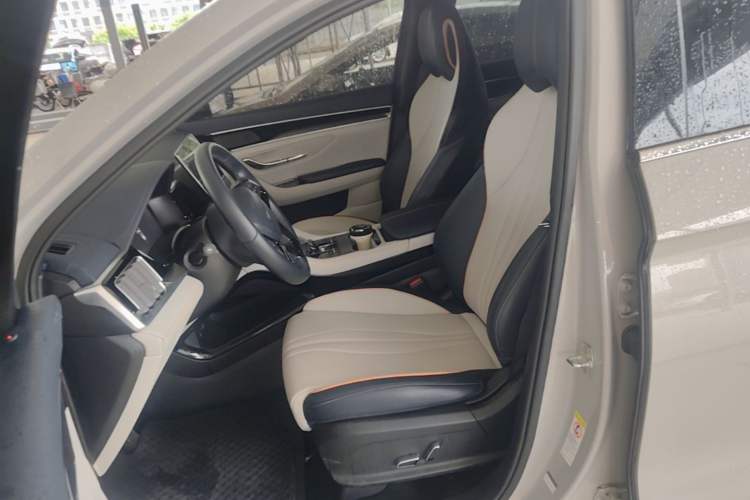 Used BYD Song PLUS New Energy 2024 HONOR Edition DM-i 110km Flagship Model Left Front Seat