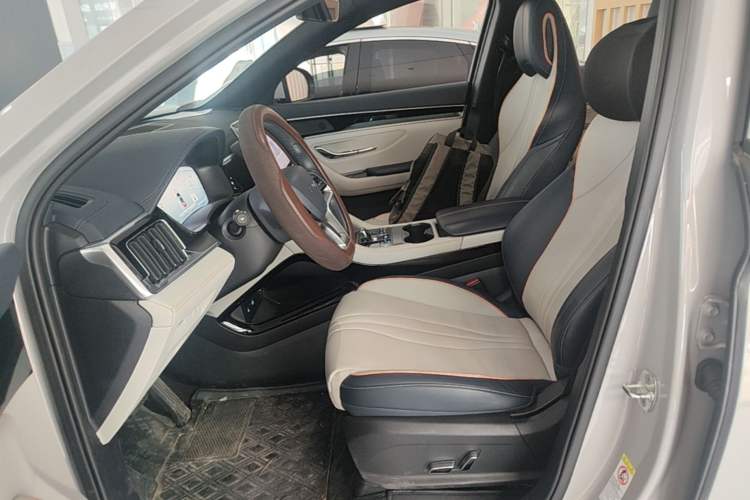 Used BYD Song PLUS New Energy 2024 HONOR Edition DM-i 150km Flagship PLUS Left Front Seat