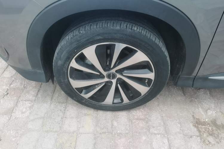Used BYD Song PLUS New Energy 2024 Honor Edition EV 520km Luxury Model Left Front Wheel Hub