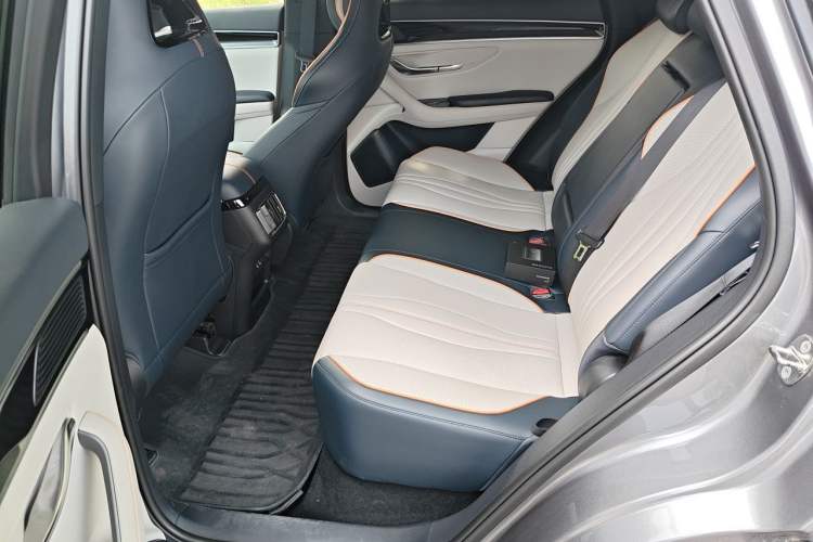 Used BYD Song PLUS New Energy 2024 HONOR Edition DM-i 110km Flagship PLUS Left Rear Seat