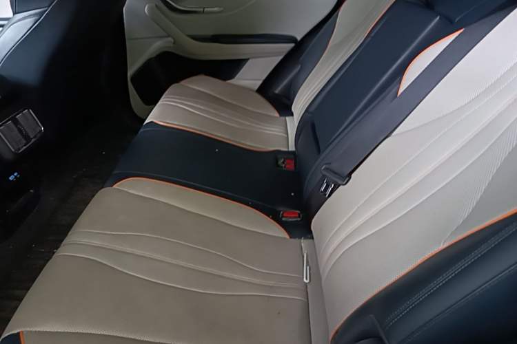 Used BYD Song PLUS New Energy 2024 HONOR Edition DM-i 110km Flagship PLUS Left Rear Seat