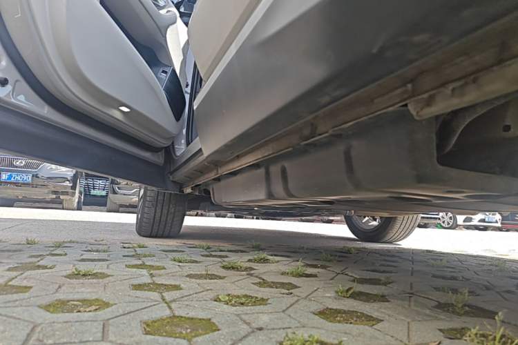 Used BYD Song PLUS New Energy 2024 HONOR Edition DM-i 110km Flagship PLUS Left Side Sill