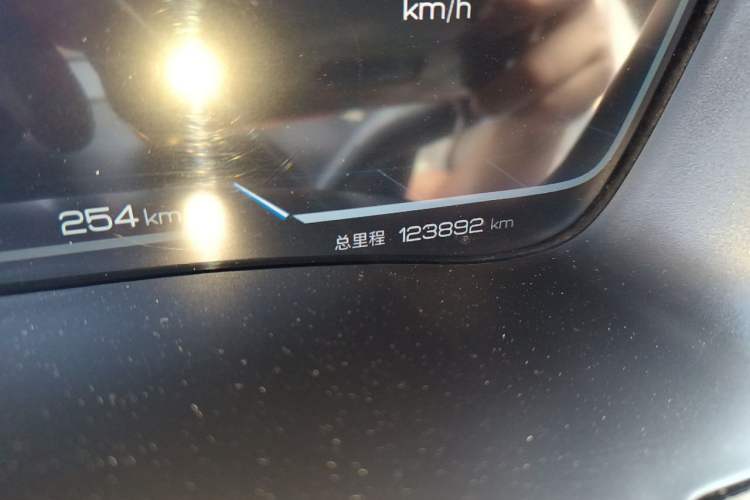 Used BYD Song PLUS New Energy 2024 Honor Edition EV 520km Luxury Model Odometer Close Up