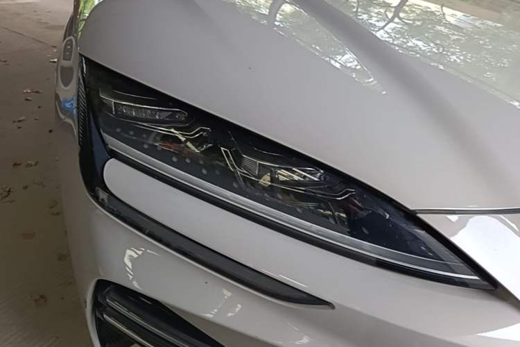 Used BYD Song PLUS New Energy 2024 HONOR Edition DM-i 110km Flagship PLUS Right Front Headlight