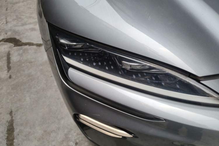 Used BYD Song PLUS New Energy 2024 Honor Edition EV 520km Flagship Model Right Front Headlight