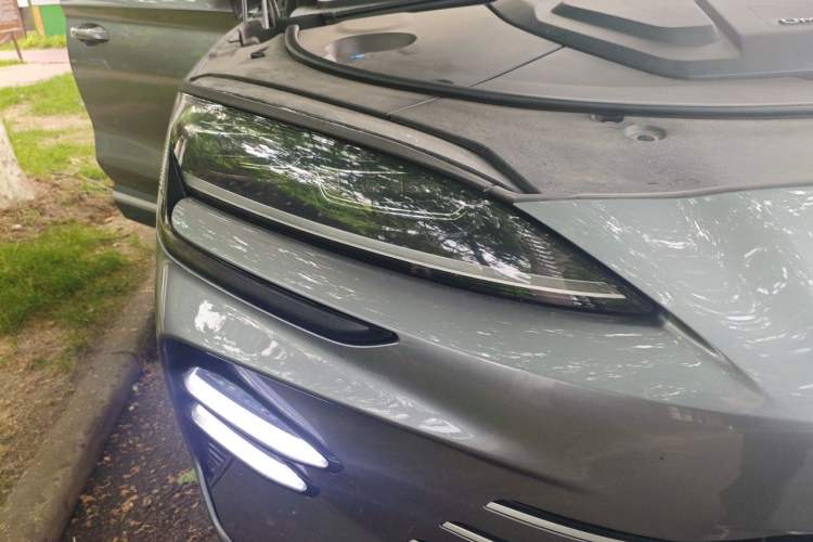 Used BYD Song PLUS New Energy 2024 HONOR Edition DM-i 110km Flagship PLUS Right Front Headlight