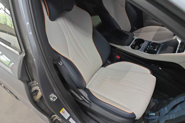 Used BYD Song PLUS New Energy 2024 Honor Edition EV 520km Luxury Model Right Front Seat
