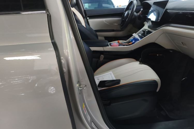 Used BYD Song PLUS New Energy 2024 HONOR Edition DM-i 110km Flagship Model Right Front Seat