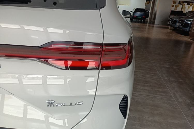 Used BYD Song PLUS New Energy 2024 HONOR Edition DM-i 150km Flagship PLUS Right Rear Taillight