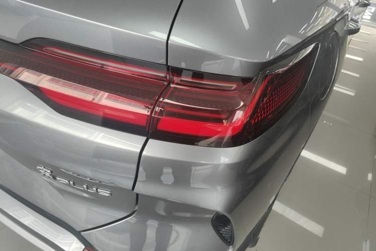 Used BYD Song PLUS New Energy 2024 HONOR Edition DM-i 110km Flagship PLUS Right Rear Taillight