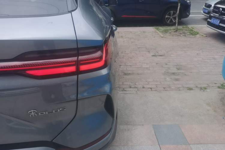 Used BYD Song PLUS New Energy 2024 Honor Edition EV 520km Luxury Model Right Rear Taillight