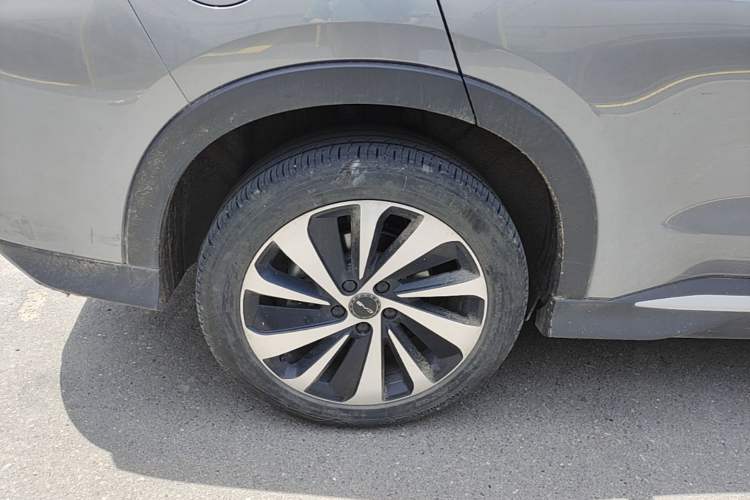 Used BYD Song PLUS New Energy 2024 HONOR Edition DM-i 150km Flagship PLUS Right Rear Wheel Hub