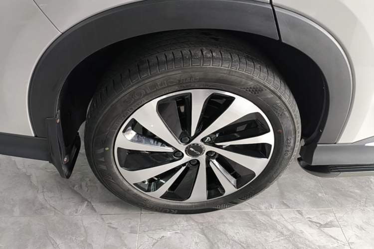 Used BYD Song PLUS New Energy 2024 HONOR Edition DM-i 110km Flagship PLUS Right Rear Wheel Hub